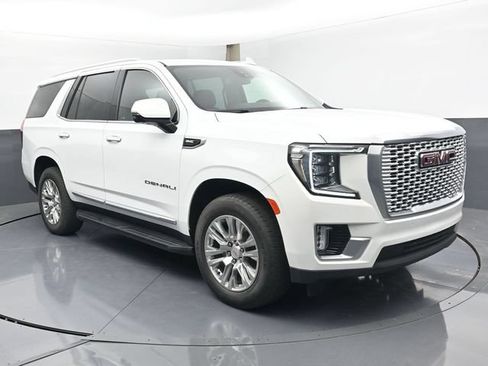 Used 2023 GMC Yukon Denali RWD image 2