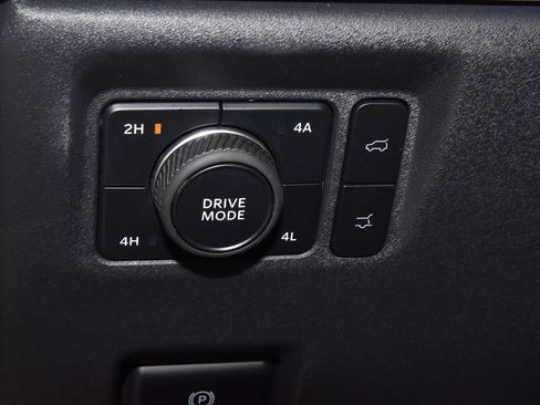 Certified 2025 Ford Expedition Platinum AWD/4WD image 33