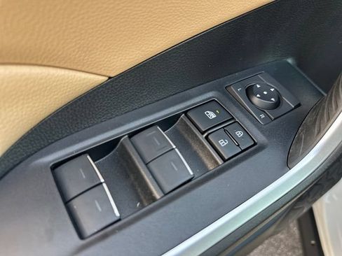 Used 2022 Toyota RAV4 XLE Premium FWD image 18