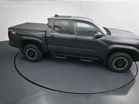 Used 2024 Toyota Tacoma TRD Off-Road w/ TRD Off Road Premium Package AWD/4WD image 17