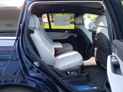 New 2026 BMW X7 xDrive40i w/ Premium Package image 15