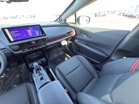 New 2026 Toyota Prius Plug-In Hybrid FWD image 17