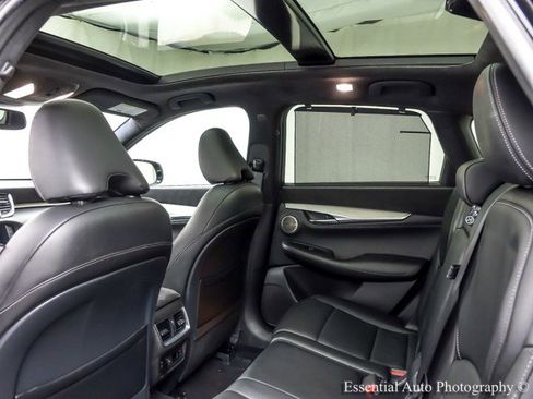 Used 2019 INFINITI QX50 Essential w/ Sensory Package image 16