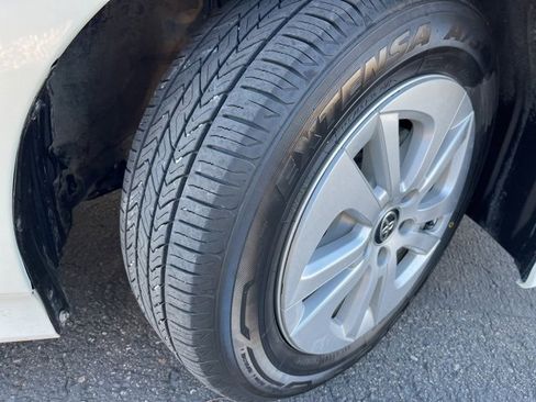 Used 2017 Toyota Prius One image 24