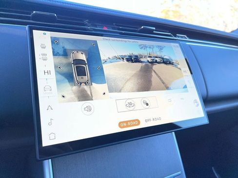 New 2026 Land Rover Range Rover SV AWD/4WD image 17