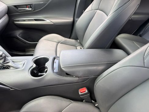 Used 2024 Toyota Venza Nightshade AWD/4WD image 13