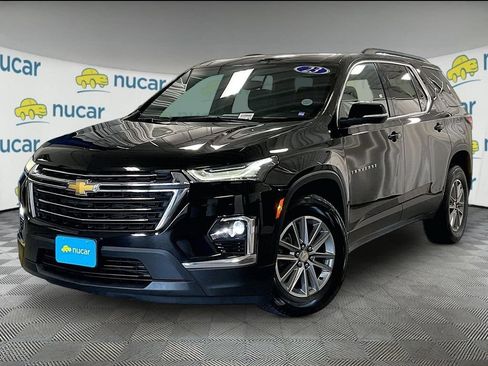 Used 2023 Chevrolet Traverse LT AWD/4WD image 3
