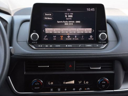 Used 2024 Nissan Rogue SV AWD/4WD image 11