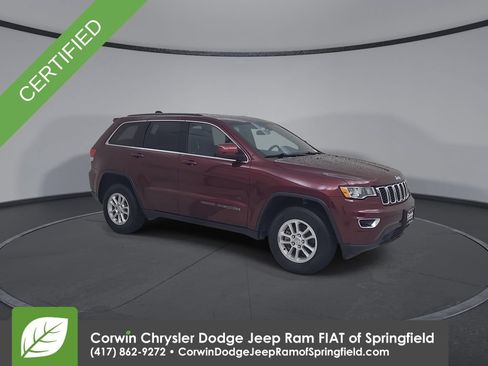 Used 2018 Jeep Grand Cherokee Laredo AWD/4WD image 2