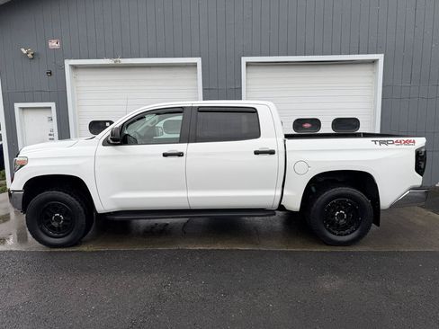 Used 2018 Toyota Tundra SR5 w/ TRD Off Road Package AWD/4WD image 7