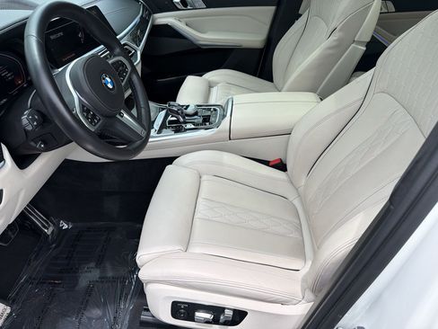 Used 2022 BMW X7 M50i AWD/4WD image 5