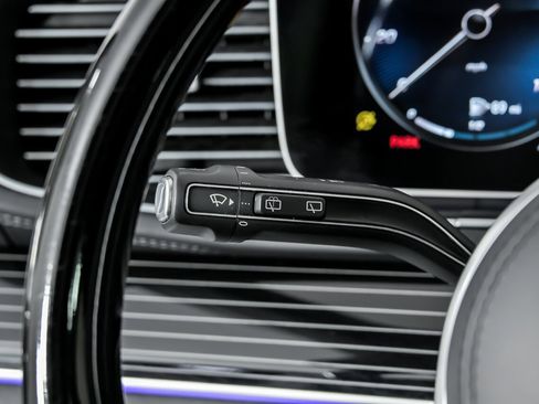 Used 2023 Mercedes-Benz Maybach GLS 600 4MATIC image 33