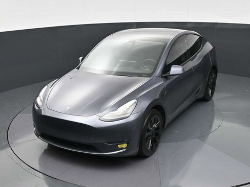 Used 2021 Tesla Model Y Long Range AWD/4WD image 26