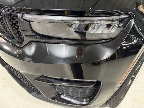 New 2025 Jeep Grand Cherokee Limited w/ Black Appearance Package image 13