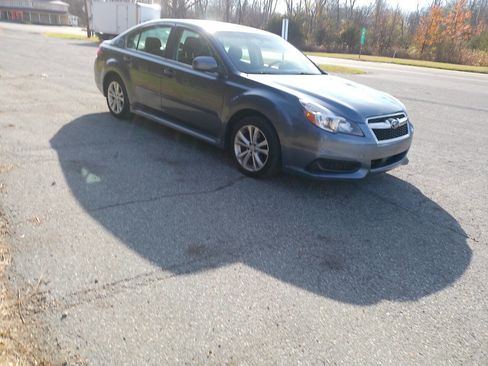 Used 2013 Subaru Legacy 2.5i Premium image 2