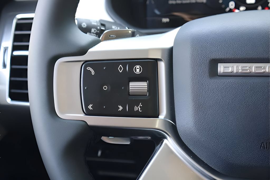 Used 2026 Land Rover Discovery Limited Edition AWD/4WD image 20