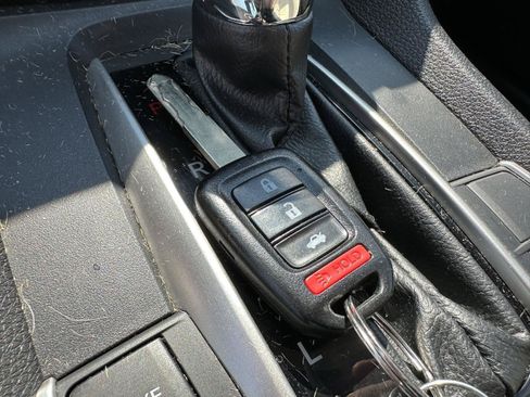 Used 2020 Honda Civic LX image 13