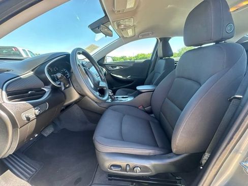 Used 2024 Chevrolet Malibu LT FWD image 2