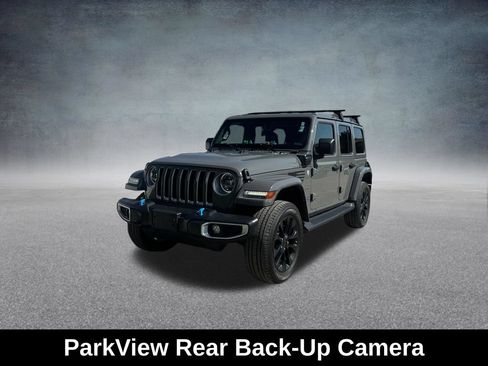 Used 2023 Jeep Wrangler Unlimited Sahara w/ Cold Weather Group AWD/4WD image 17