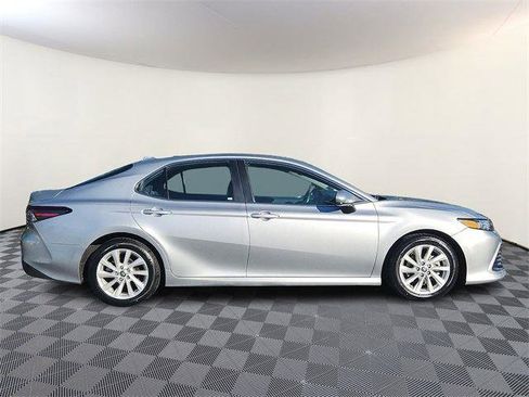Used 2023 Toyota Camry LE image 7