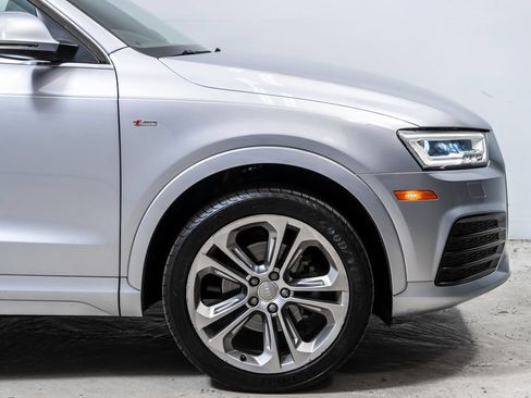 Used 2018 Audi Q3 2.0T Premium Plus w/ Premium Plus Package FWD image 12