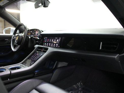 Used 2021 Porsche Taycan 4S w/ Premium Package image 23