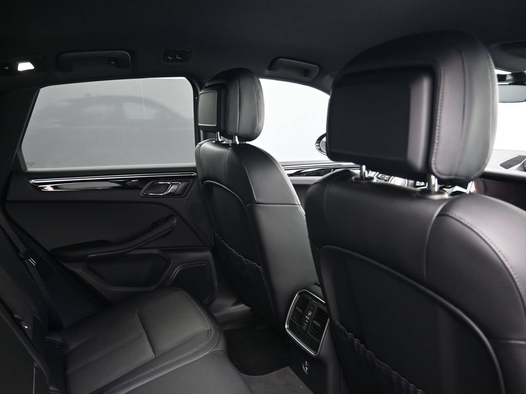 Used 2026 Porsche Macan AWD/4WD image 7