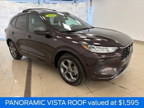 Certified 2023 Ford Escape ST-Line w/ Tech Pack #1 AWD/4WD image 3