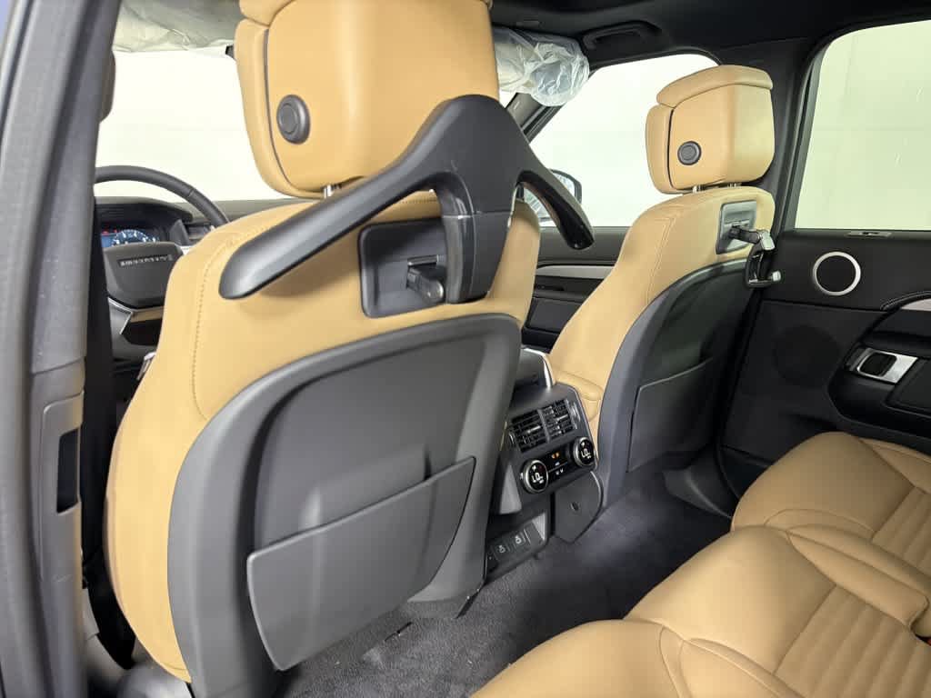 New 2026 Land Rover Discovery Limited Edition AWD/4WD image 29