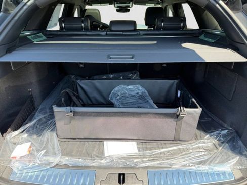 New 2026 Land Rover Range Rover Velar Dynamic SE AWD/4WD image 19