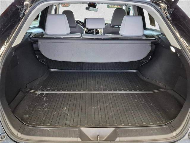 Used 2023 Toyota Venza LE AWD/4WD image 6