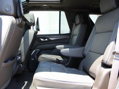 Used 2024 GMC Yukon Denali w/ Advanced Technology Package AWD/4WD image 13