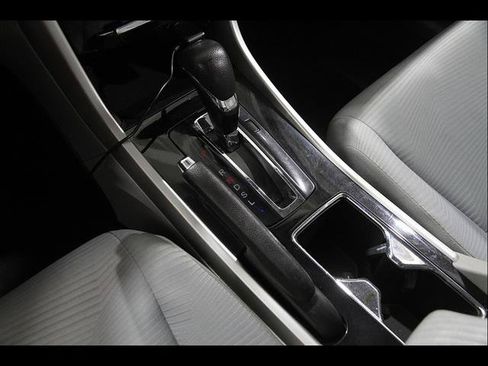 Used 2017 Honda Accord LX image 12