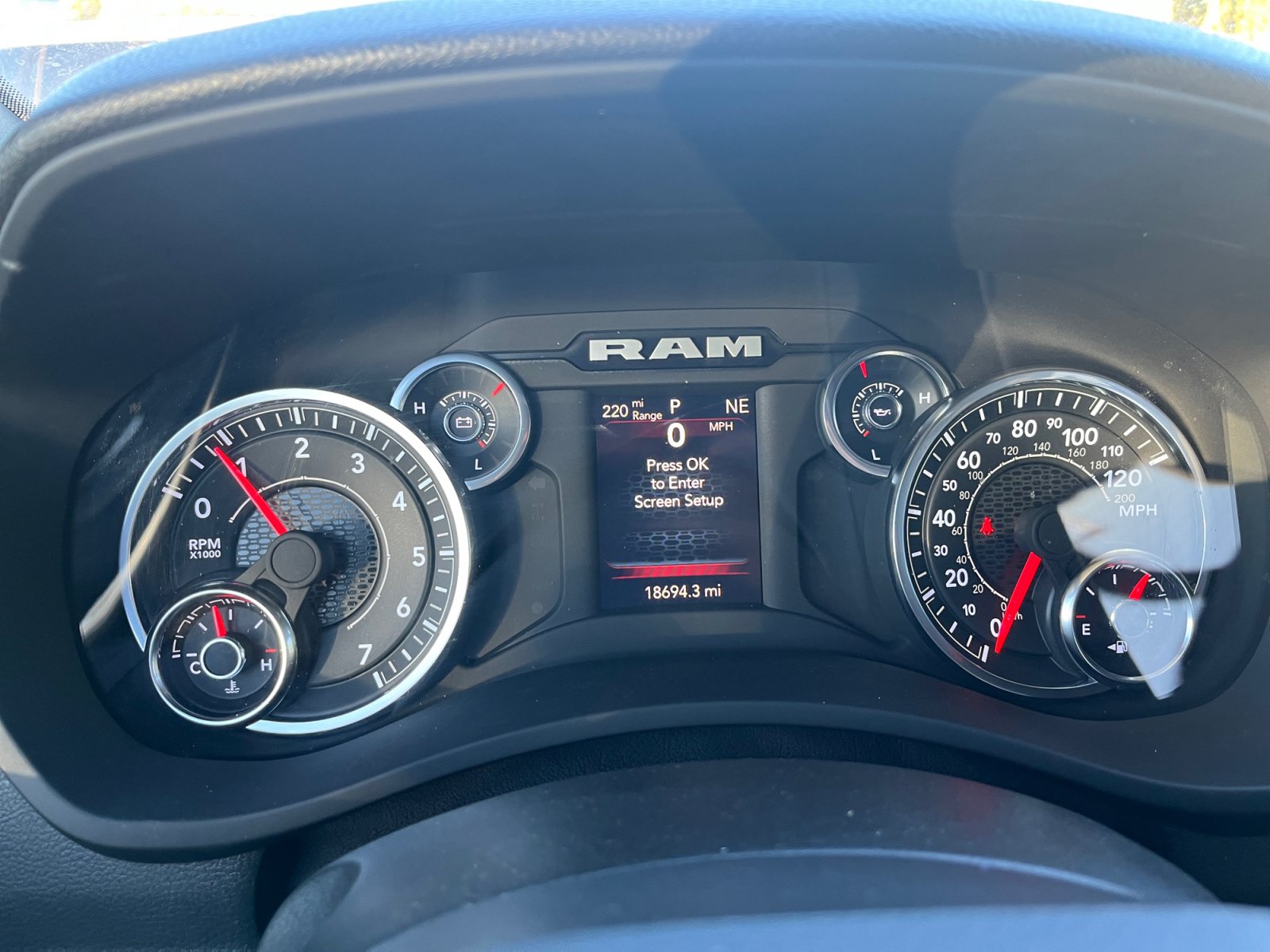 Used 2024 RAM 2500 Tradesman w/ Chrome Appearance Group AWD/4WD image 18