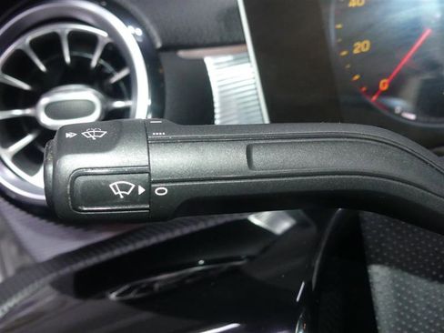 Used 2020 Mercedes-Benz CLA 250 4MATIC image 35