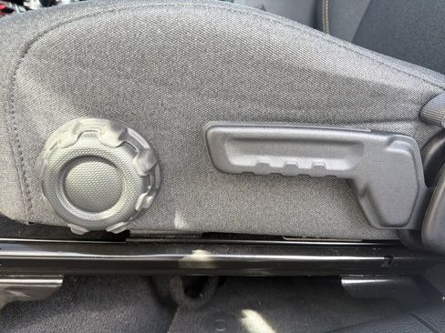Used 2025 Jeep Wrangler Unlimited Sport AWD/4WD image 33