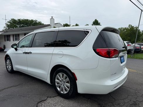 Used 2021 Chrysler Voyager L FWD image 6