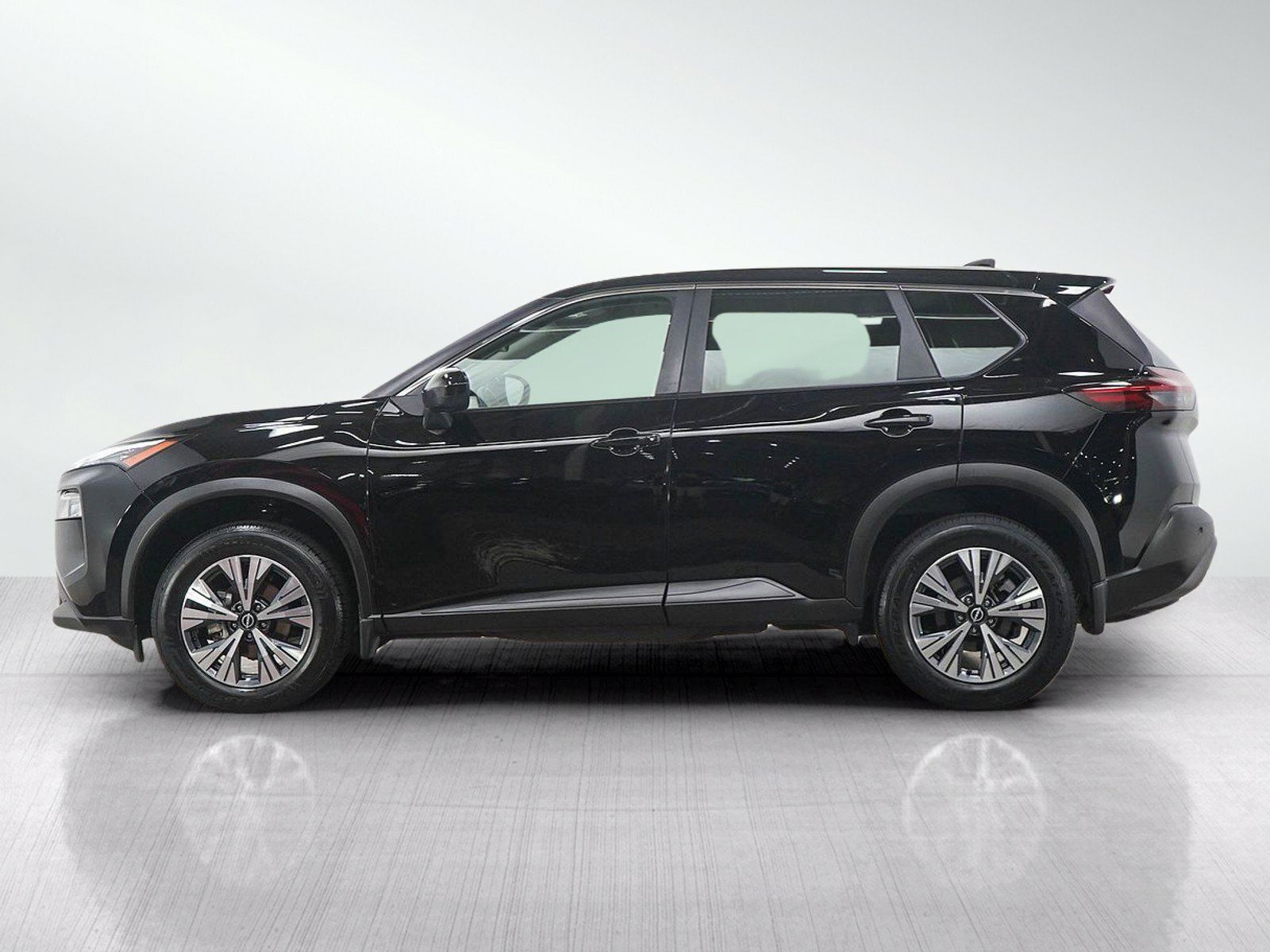 Used 2023 Nissan Rogue SV AWD/4WD image 2