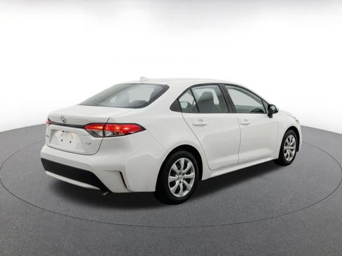Used 2025 Toyota Corolla LE FWD image 7
