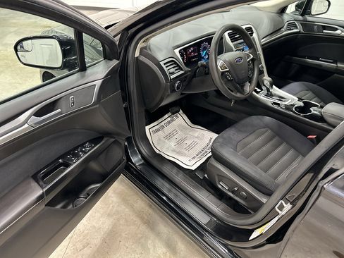 Used 2014 Ford Fusion SE image 10
