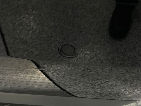 Used 2018 Cadillac Escalade ESV Luxury image 13