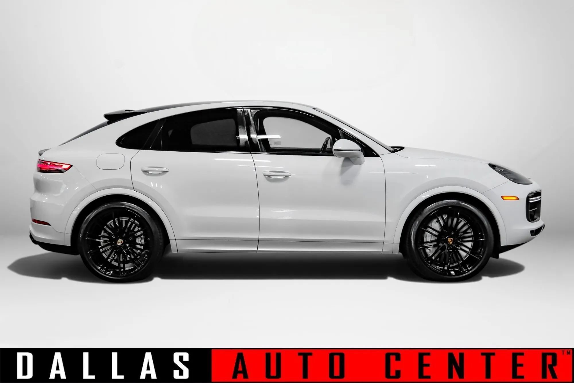 Used 2021 Porsche Cayenne Turbo AWD/4WD image 4