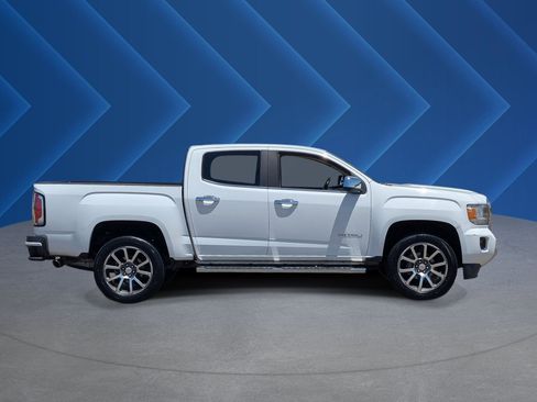 Used 2018 GMC Canyon Denali RWD image 2