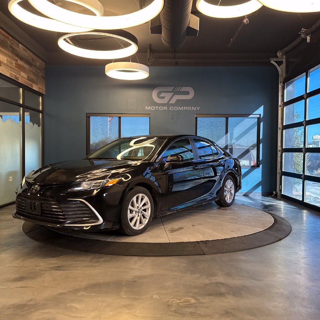 Used 2023 Toyota Camry LE AWD/4WD image 7