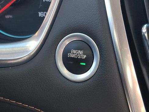 Used 2020 Chevrolet Traverse LT image 30