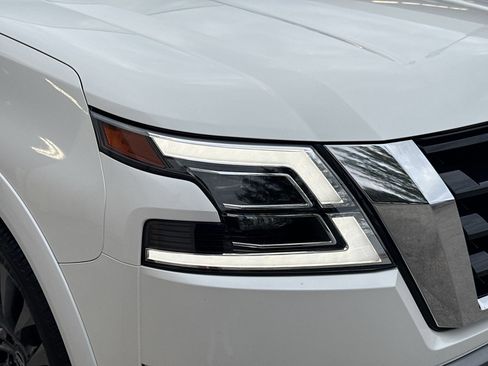 Used 2022 Nissan Armada Platinum w/ Captain's Chairs Package image 38