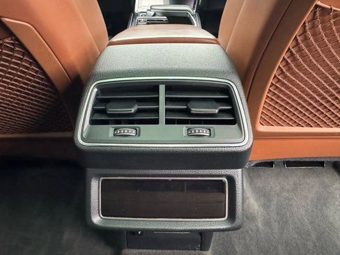 Used 2022 Audi e-tron Chronos w/ Chronos Package image 28