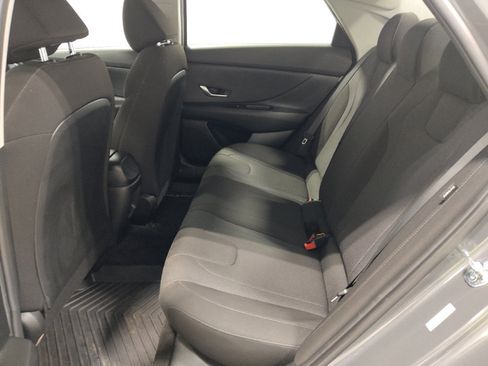 Used 2025 Hyundai Elantra SE FWD image 18