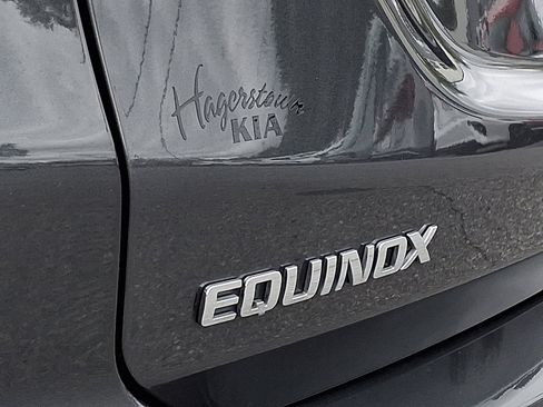 Used 2021 Chevrolet Equinox LS image 30