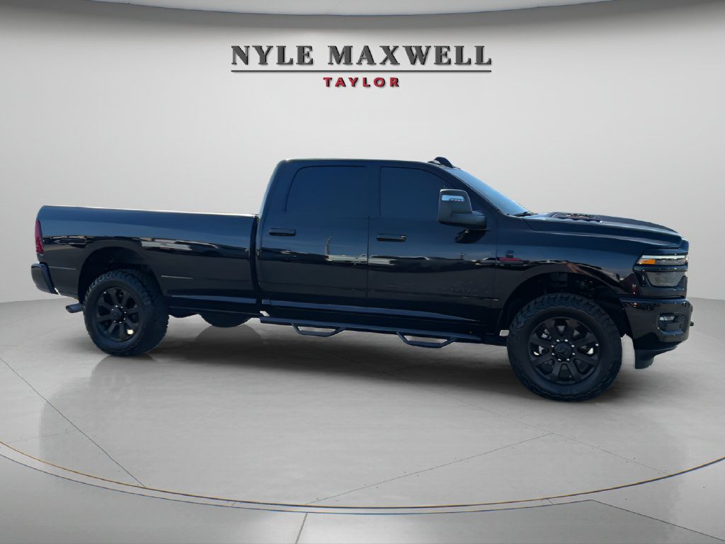 Used 2026 RAM 3500 Laramie AWD/4WD image 4